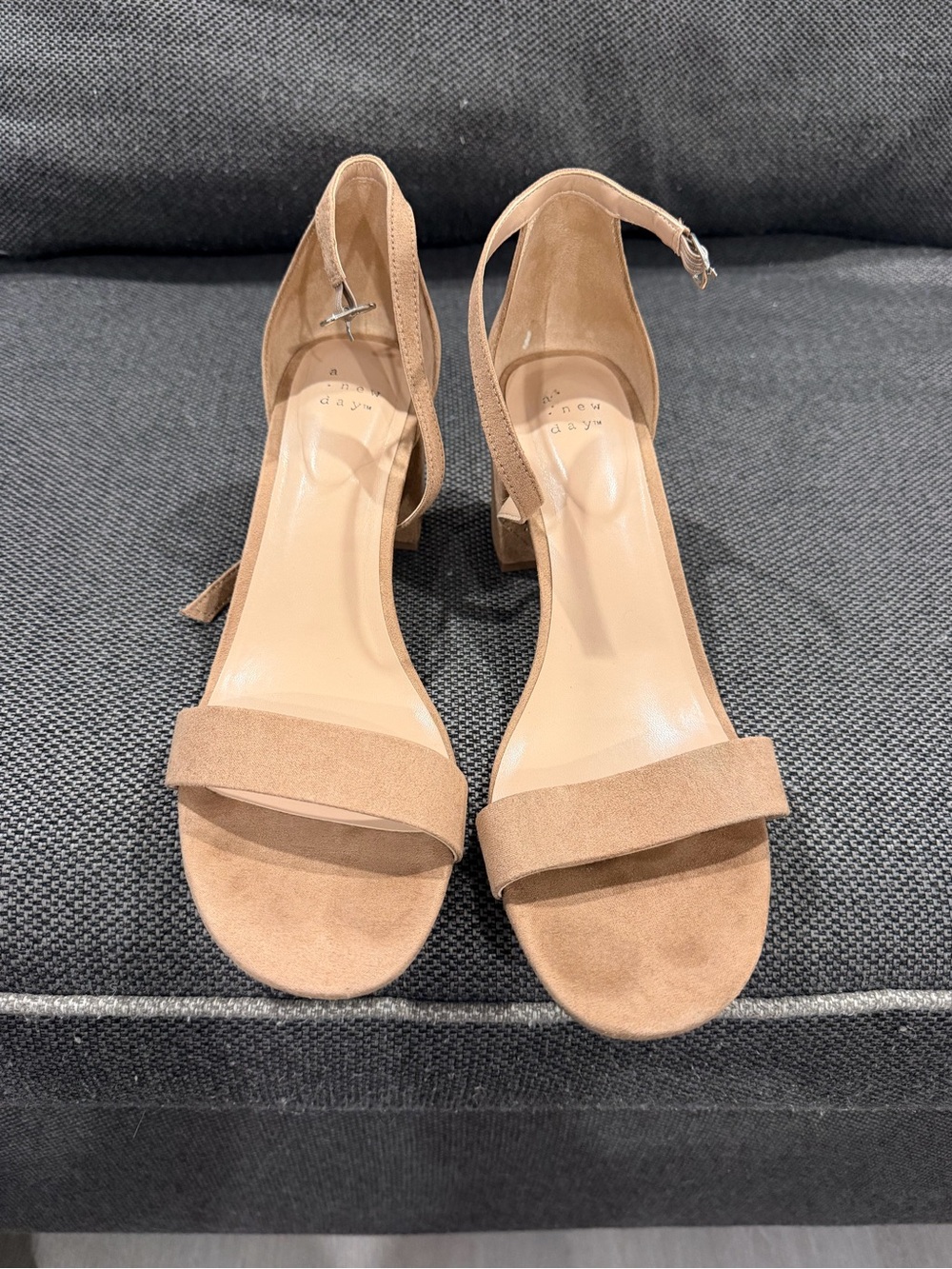 Ankle Strap Block Heel Sandals in Tan